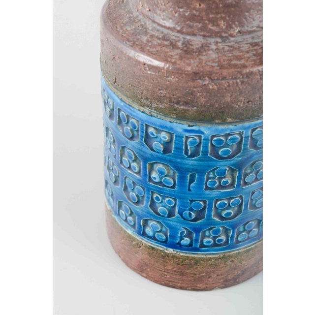 Vintage Ceramic Vase with Relief Pattern in Rimini Blu Glaze by Aldo Londi for Bitossi, 1970s For Sale - Image 3 of 5