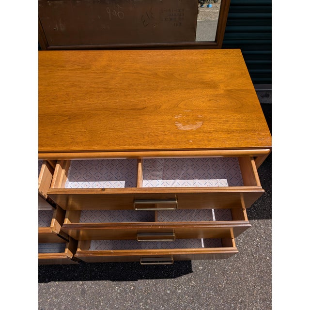 Drexel Cascade Mid Century Modern Walnut Finish 6 Drawer Dresser W/ Original Mirror For Sale In Seattle - Image 6 of 18