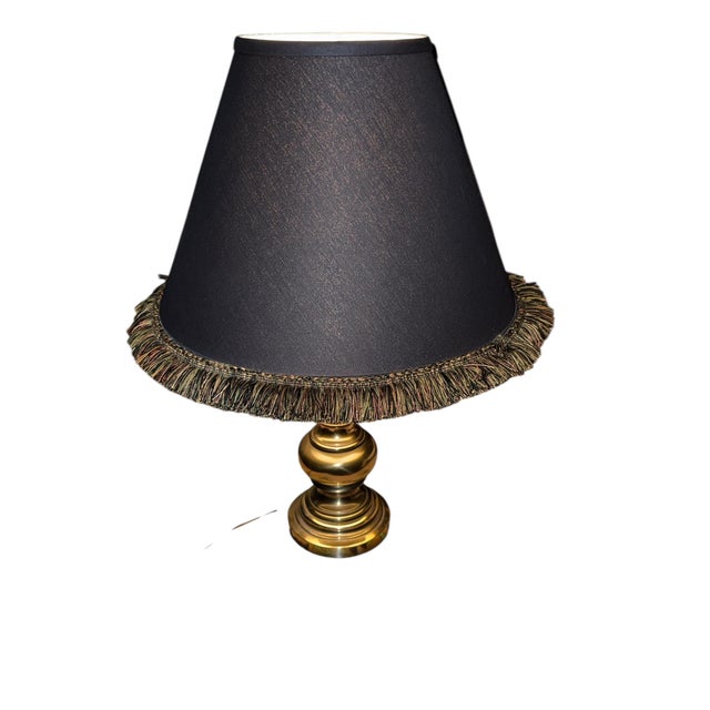 1970s Hollywood Regency Stiffel Solid Brass Urn Table Lamp With Fringed Shade For Sale - Image 12 of 15