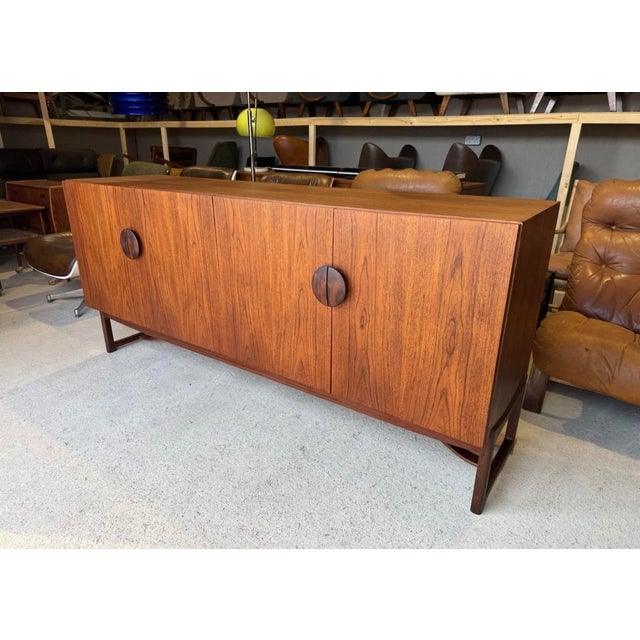 Mid-Century Modern Danish Model 4060 Teak Sideboard by Ib Kofod-Larsen for G-Plan For Sale - Image 3 of 18
