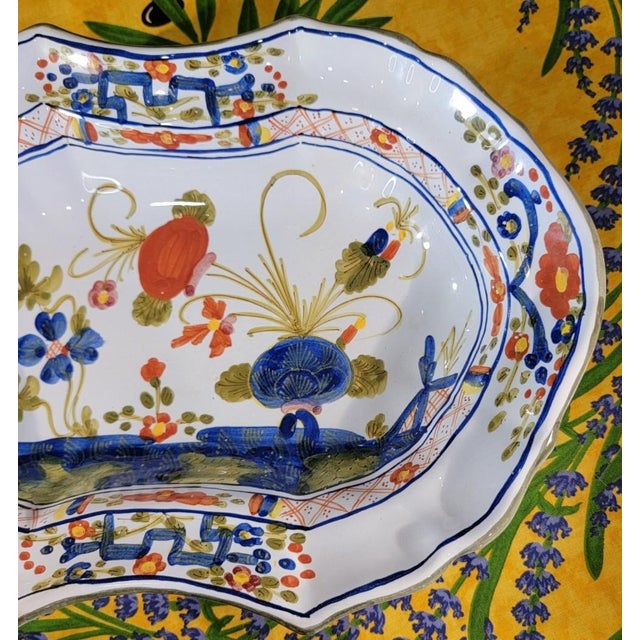 Italian Vintage Amm Faenza Garofano Serving Bowl - Hand-Painted Italian Majolica For Sale - Image 3 of 5