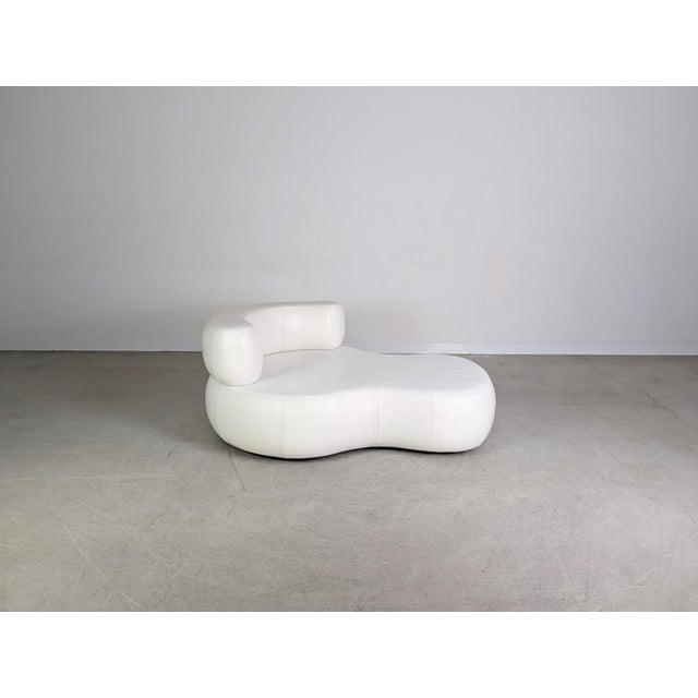 Beautiful chaise longue/recamiere from the premium manufacturer Who's Perfect for sale. Designed by Giuseppe Viganò, this...