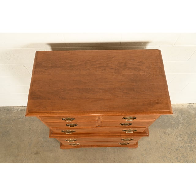 Brown Ethan Allen Early American Solid Maple Chest-on-Chest Seven-Drawer Highboy Dresser For Sale - Image 8 of 17