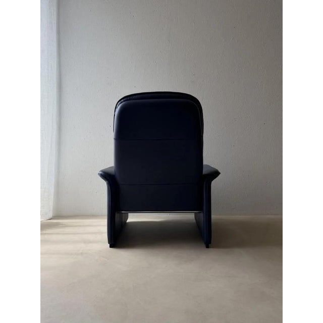 Set of DS 50 Lounge Chair with Ottoman in Dark Blue Leather from de Sede For Sale - Image 13 of 18