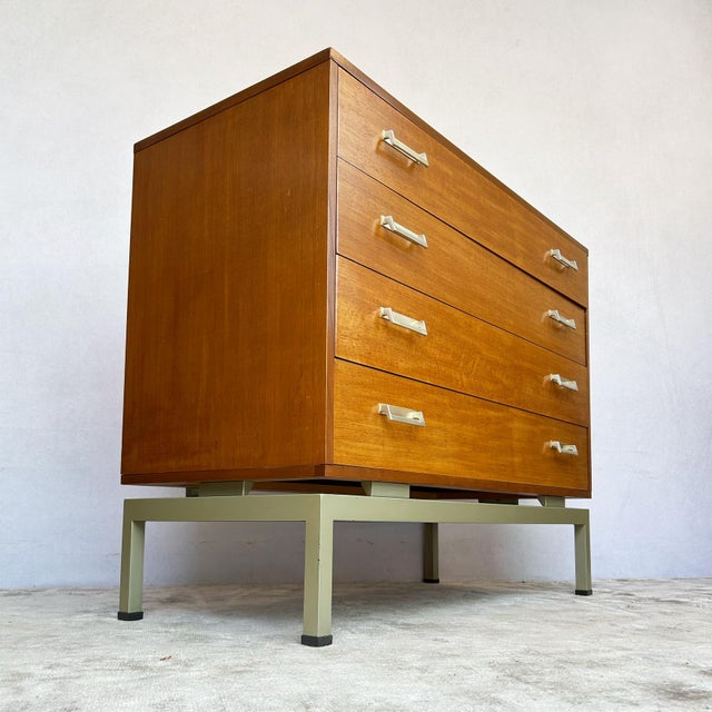 Mid-Century Modern Limba Afrormosia Chest of Drawers by Leslie Dandy for G-Plan, 1950s For Sale - Image 3 of 13
