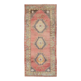 Galerie Shabab Collection Mid-20th Century Turkish Anatolian Gallery Rug For Sale