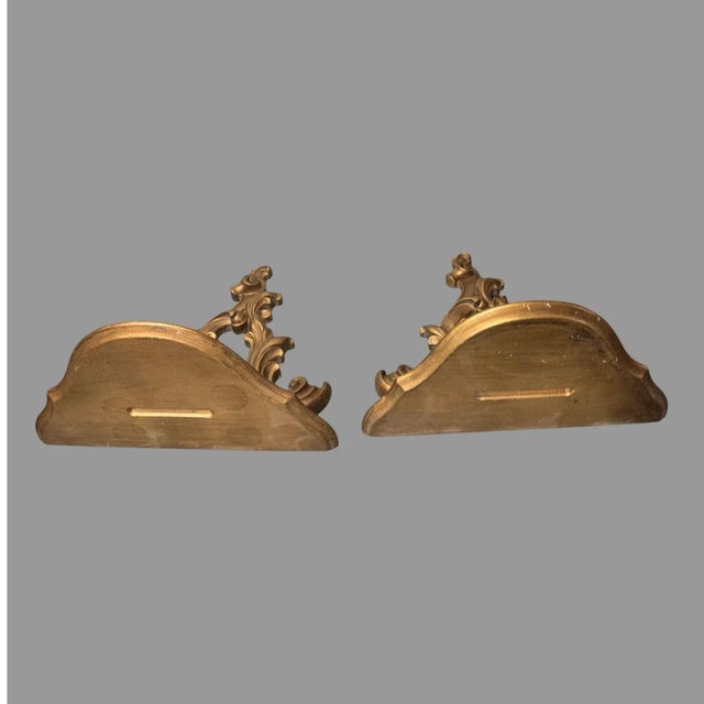 Syroco Wood Pair of Vintage Ornate Gilt Decorated Syroco Wood Wall Hanging Display Shelves For Sale - Image 4 of 7