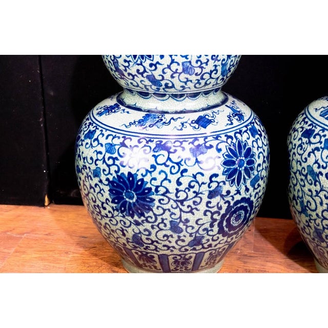 Blue and White Porcelain Ming Double Gourd Urns, Set of 2 For Sale - Image 5 of 7