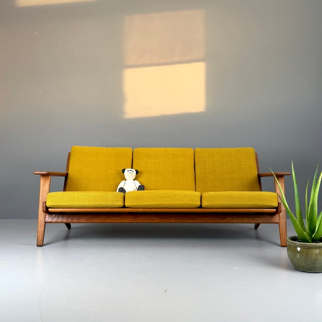 Mid-Century Modern GE 290 Sofa by Hans J. Wegner for Getama, 1960s For Sale - Image 3 of 10