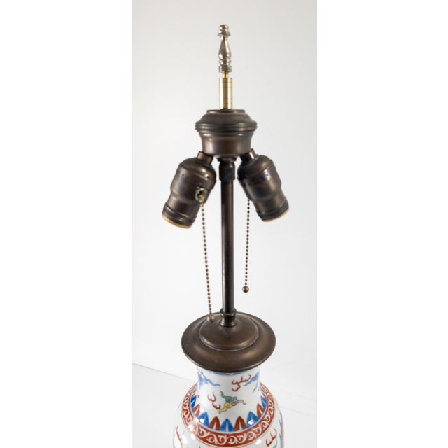 Early 20th Century Chinese Wucai Polychrome Dragon and Phoenix Table Lamp For Sale - Image 12 of 18