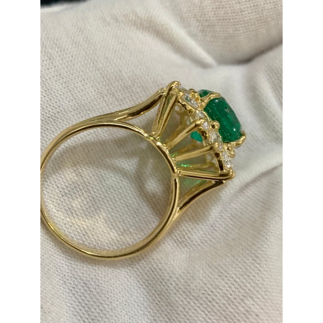AGL Certified 4.2 Carat Cushion Cut Colombian Emerald & Diamond Ring 18K Y Gold For Sale - Image 9 of 18