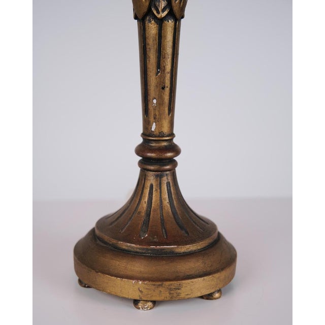 Table Lamp in Gilded Wood with Carvings and Red Lampshade, 1940 For Sale - Image 6 of 10