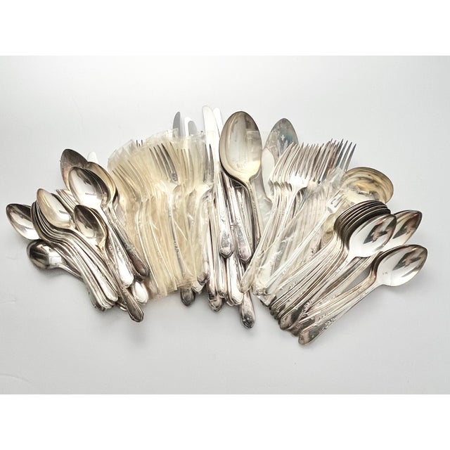 Oneida “Meadowbrook” 108-Piece Silverplate Flatware Set, Service for 16+ Good condition. Pieces are tarnished and will...