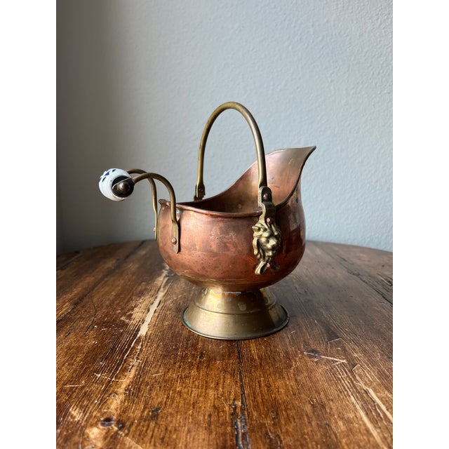 Vintage Copper and Brass Coal Scuttle Bucket With Brass Lion Accent and Ceramic Porcelain Delft-Like Handle For Sale - Image 9 of 10