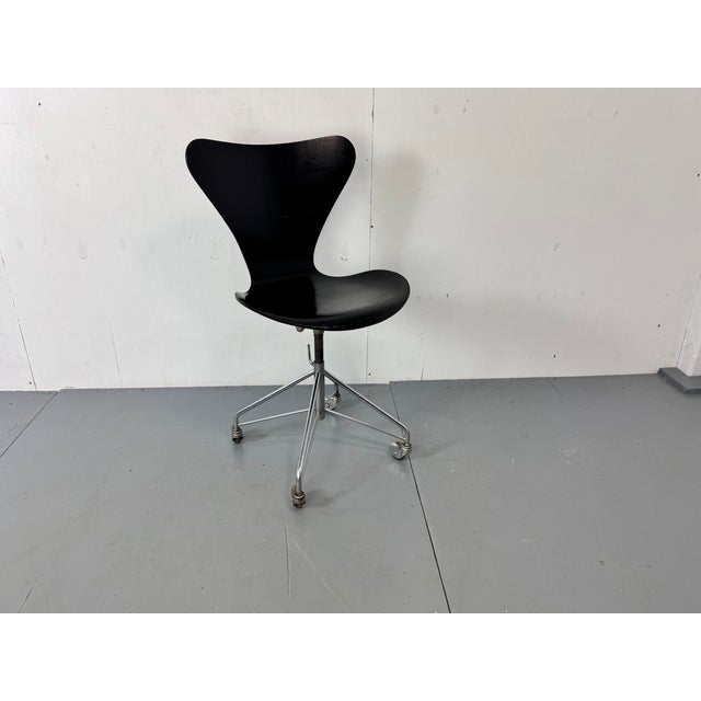 Vintage Early 3117 Swivel Desk Chair by Arne Jacobsen for Fritz Hansen, 1955 For Sale - Image 13 of 15
