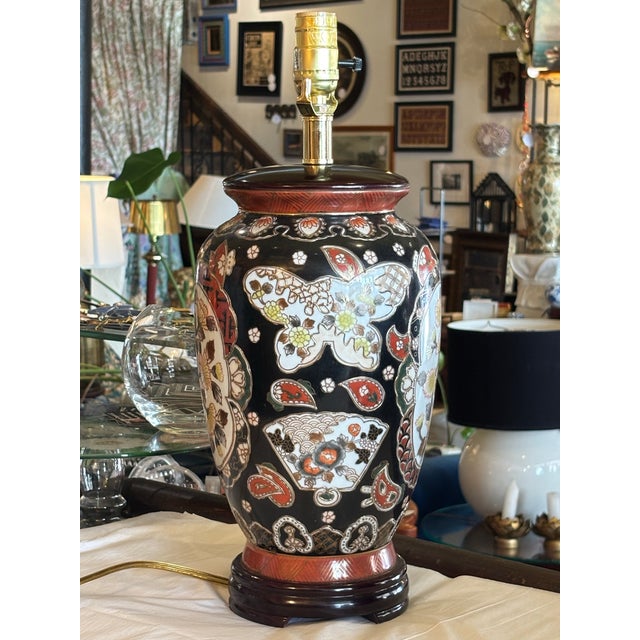 Vintage Black and Red Chinoiserie Style Table Lamp For Sale - Image 4 of 9