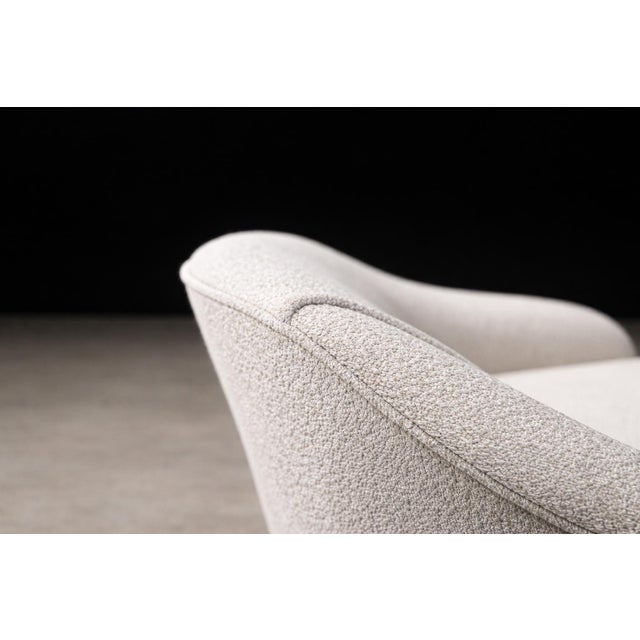 Mid-Century Modern Curva Armchair With Tubular Legs in Bouclé by Joaquim Tenreiro for Langenbach & Tenreiro, Brazilian Modern, 1960 For Sale - Image 3 of 18