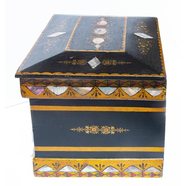 19th Century Exceptional 19th Century Painted and Inlaid American Box For Sale - Image 5 of 9
