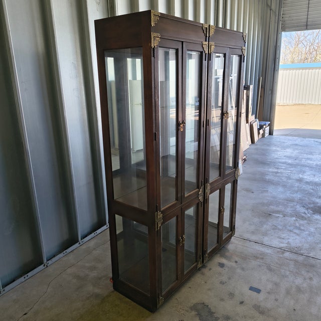1980s Vintage Thomasville Lighted Curio Cabinets, A Pair For Sale - Image 5 of 7