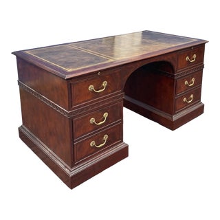 Baker Furniture English Georgian Style Mahogany & Tooled Leather Executive Desk For Sale