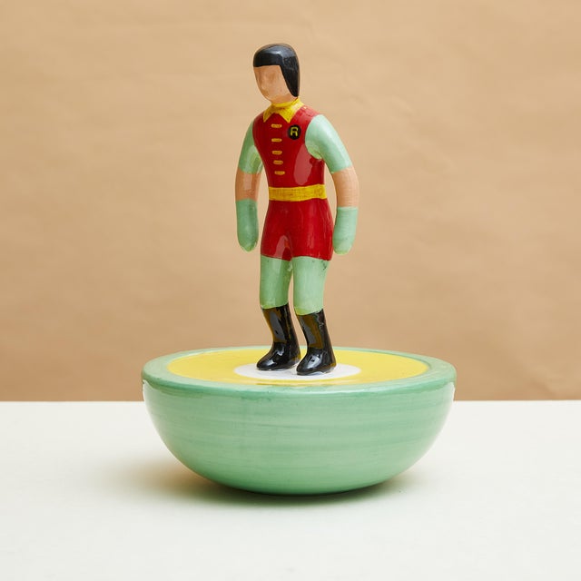 Subbuteo Ornament Sculpture in Double-Mould Ceramic from Artigianato Italiano For Sale - Image 4 of 4