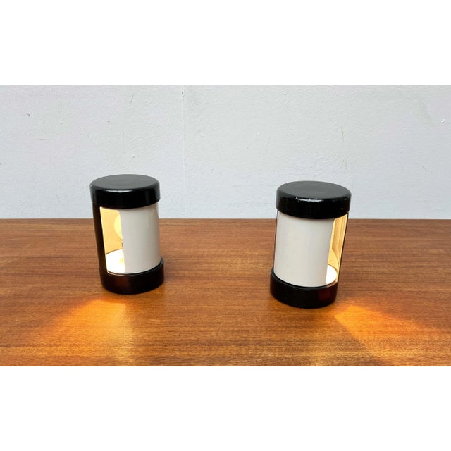 Olaf von Bohr Mid-Century Modern Italian Space Age Black Model Laura Table Lamps by Olaf von Bohr and Diego Valenti for Valenti Luce Milano, 1960s, Set of 2 For Sale - Image 4 of 18
