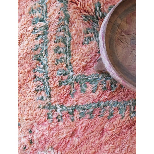 1980s Soft Pink Moroccan Rug - 11.2 X 5.7 Ft For Sale In Cleveland - Image 6 of 8