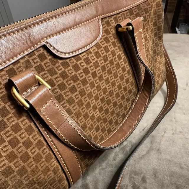 1980s Brown Leather Shoulder Bag by Gucci For Sale - Image 12 of 12