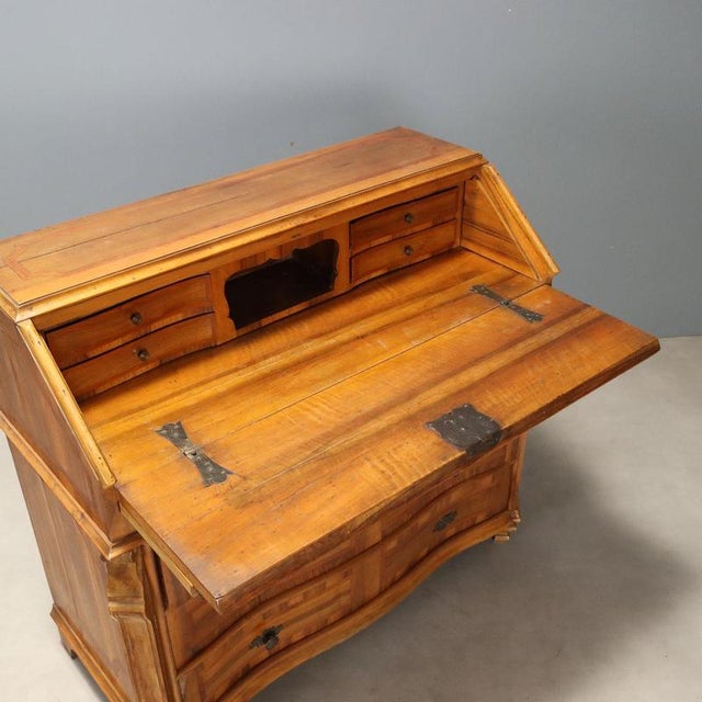 Walnut Bureau with Cherry Inlay For Sale - Image 6 of 13