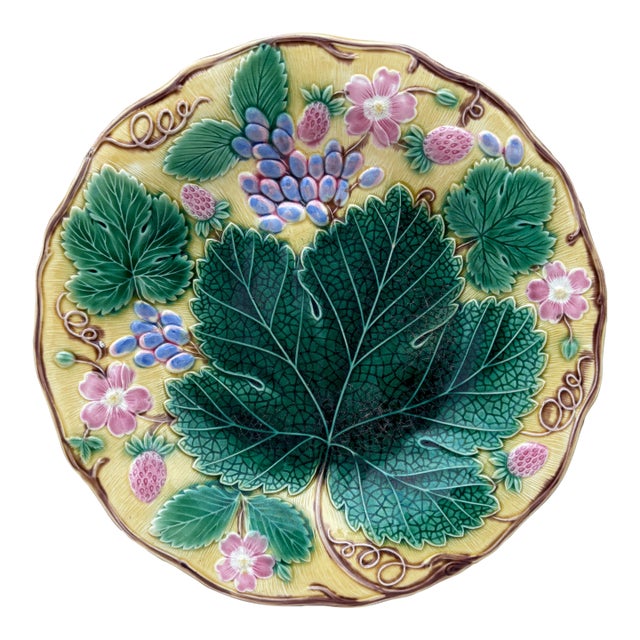 English Majolica Strawberry & Grapes Plate Wedgwood Circa 1920 For Sale