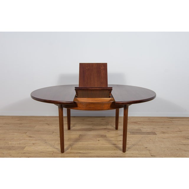 1960s Mid-Century Round Extendable Dining Table, United Kingdom, 1960s For Sale - Image 5 of 16