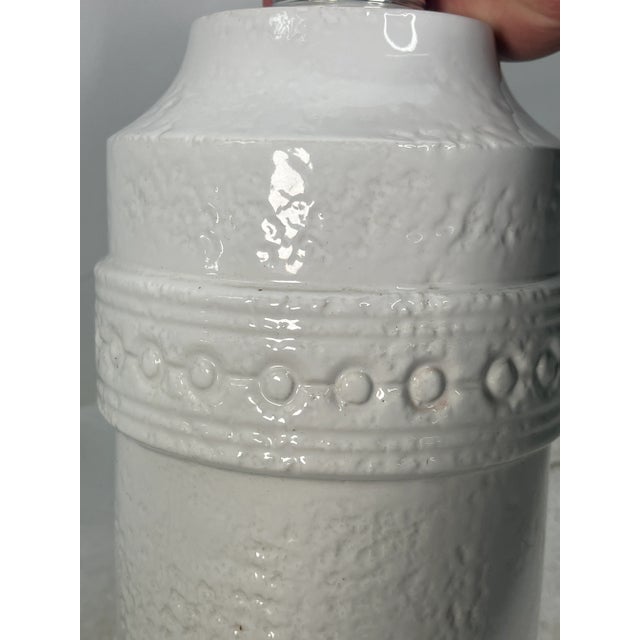Ceramic Mid Century White Ceramic Table Lamp For Sale - Image 7 of 9