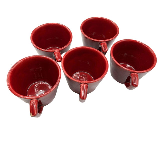Mid-Century Modern 1950s Mid-Century Modern Burgundy "La Linda" Ceramic Coffee Mug W/ Saucer by Bauer, Set of 5 For Sale - Image 3 of 7