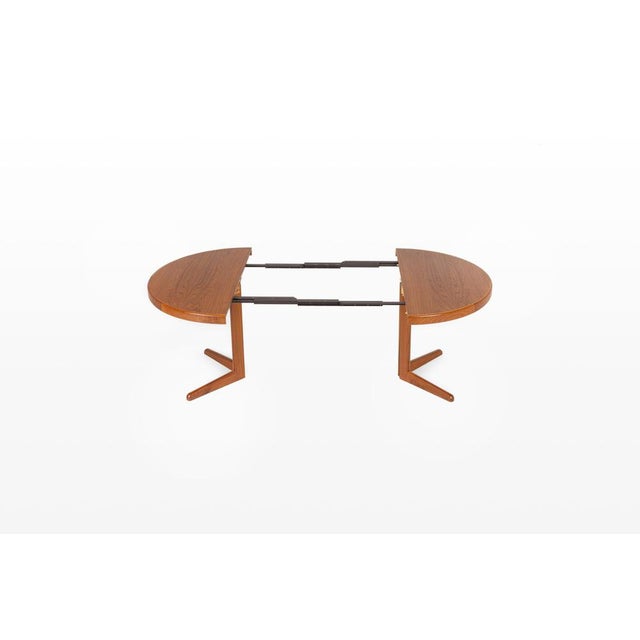 Round Extendable Teak Dining Table by Bramin, 1960s For Sale - Image 4 of 10