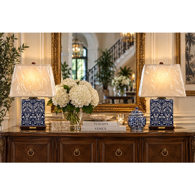 Chinoiserie Mid 20th Century Ralph Lauren Cobalt Blue & White Chinoiserie Ceramic Table Lamps – Pair For Sale - Image 3 of 7