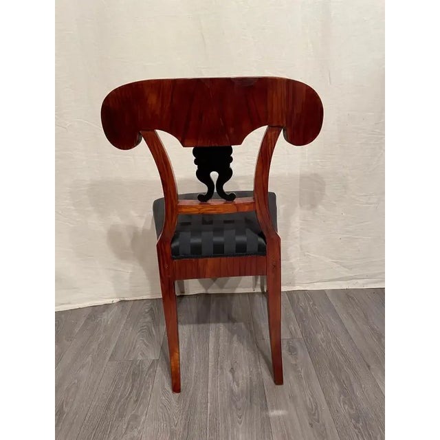 Early 19th Century 1820 South German Biedermeier Walnut Chair For Sale - Image 5 of 8
