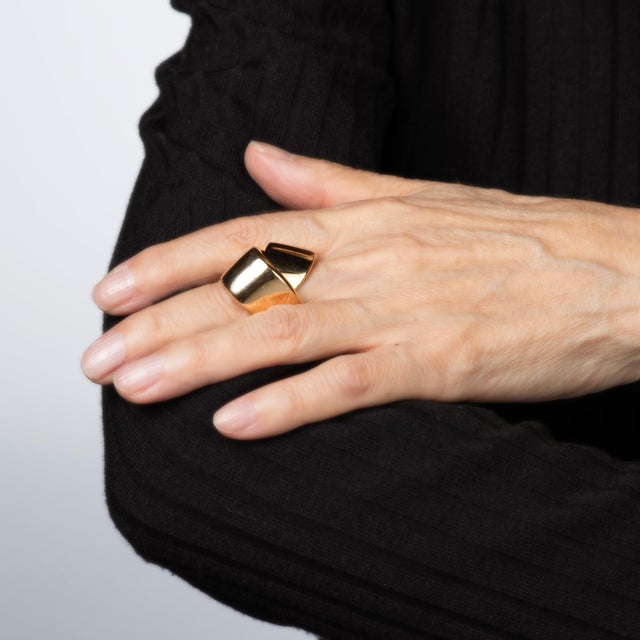 Metal Vhernier Abbraccio Ring 18k Rose Gold Sz 6 Sculpted Cocktail Jewelry Signed For Sale - Image 7 of 10