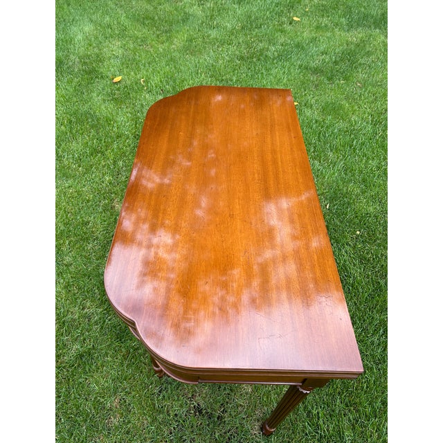 Biggs Furniture, Mahogany, Sheraton Style, Swivel and Hinged Flip Top Mechanism, Game Table, W/Hidden Drawer, Scalloped Edges, and Fluted Legs, 1950 For Sale - Image 10 of 12