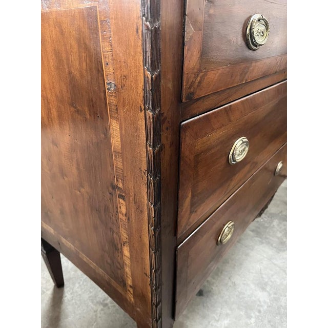 Wood Italian Neoclassical Walnut Commode with Inlaid Veneer, 18th Century For Sale - Image 7 of 18