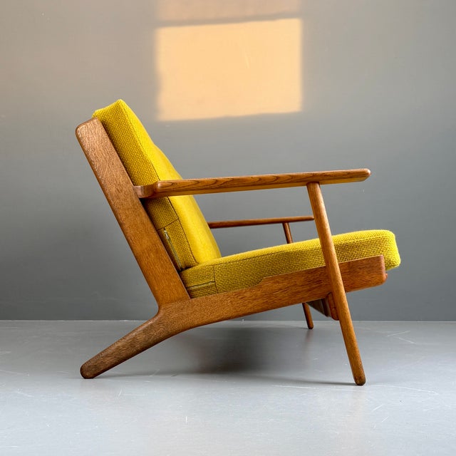 GE 290 Sofa by Hans J. Wegner for Getama, 1960s, in Good conditions. Designed 1960 to 1969 This piece has an attribution...