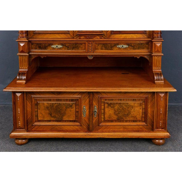 19th Century Wilhelminian Walnut Bookcase For Sale - Image 3 of 18