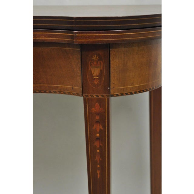 Antique Sheraton Federal Mahogany Urn Inlay Flip Serpentine Console Game Table For Sale - Image 4 of 18