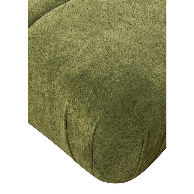 Le Croissant Modern Curved Sofa in Green For Sale - Image 4 of 11