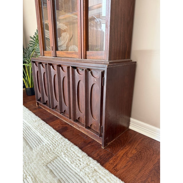 Vintage MCM Tobago Style Lighted China Cabinet For Sale - Image 4 of 12