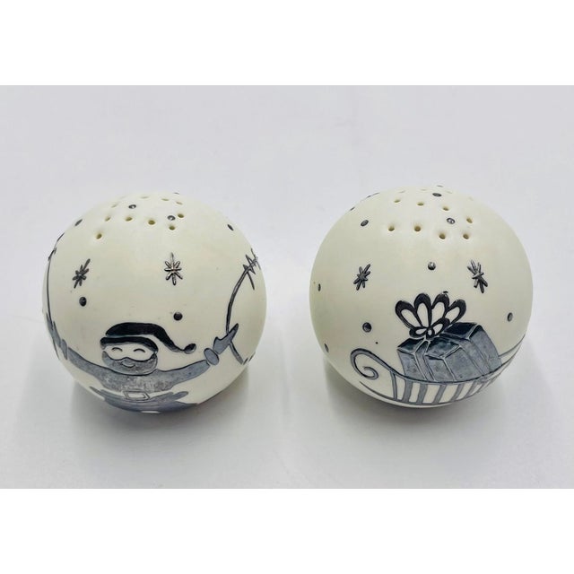 Emilia Castillo 1980s Emilia Castillo Pure Silver & Porcelain Salt & Pepper Shakers, Mexican Modernism For Sale - Image 4 of 18