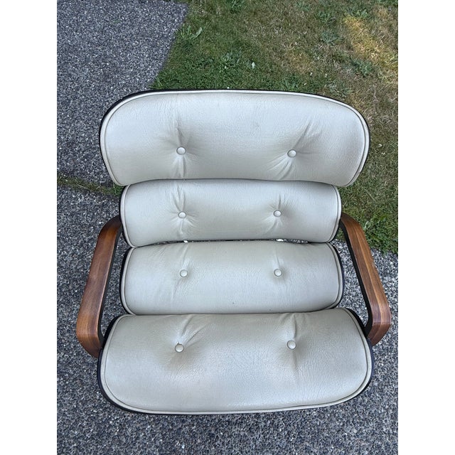 Plycraft Vintage Mid Century Modern Segmented Chair Attributed to George Mulhauser for Plycraft For Sale - Image 4 of 8