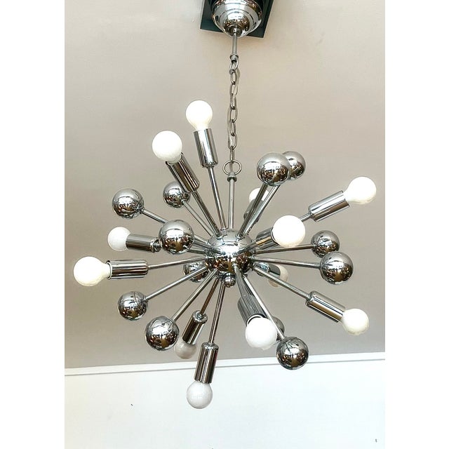 1970s Large Sputnik Space Age Chandelier attributed to Goffredo Reggiani, Italy, 1970s For Sale - Image 5 of 5
