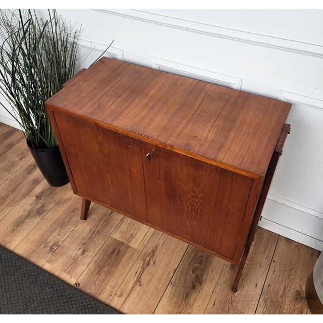 Mid-Century Modern Italian Walnut and Brass Dry Bar Cabinet, 1960s For Sale - Image 9 of 11