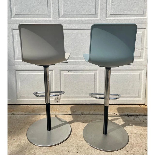 Contemporary Jasper Morrison Hal Barstools for Vitra, a Pair For Sale - Image 3 of 4