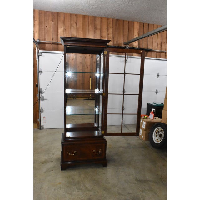 Brown Henkel Harris Mahogany Chippendale Display Cabinet Style 2301 For Sale - Image 8 of 16